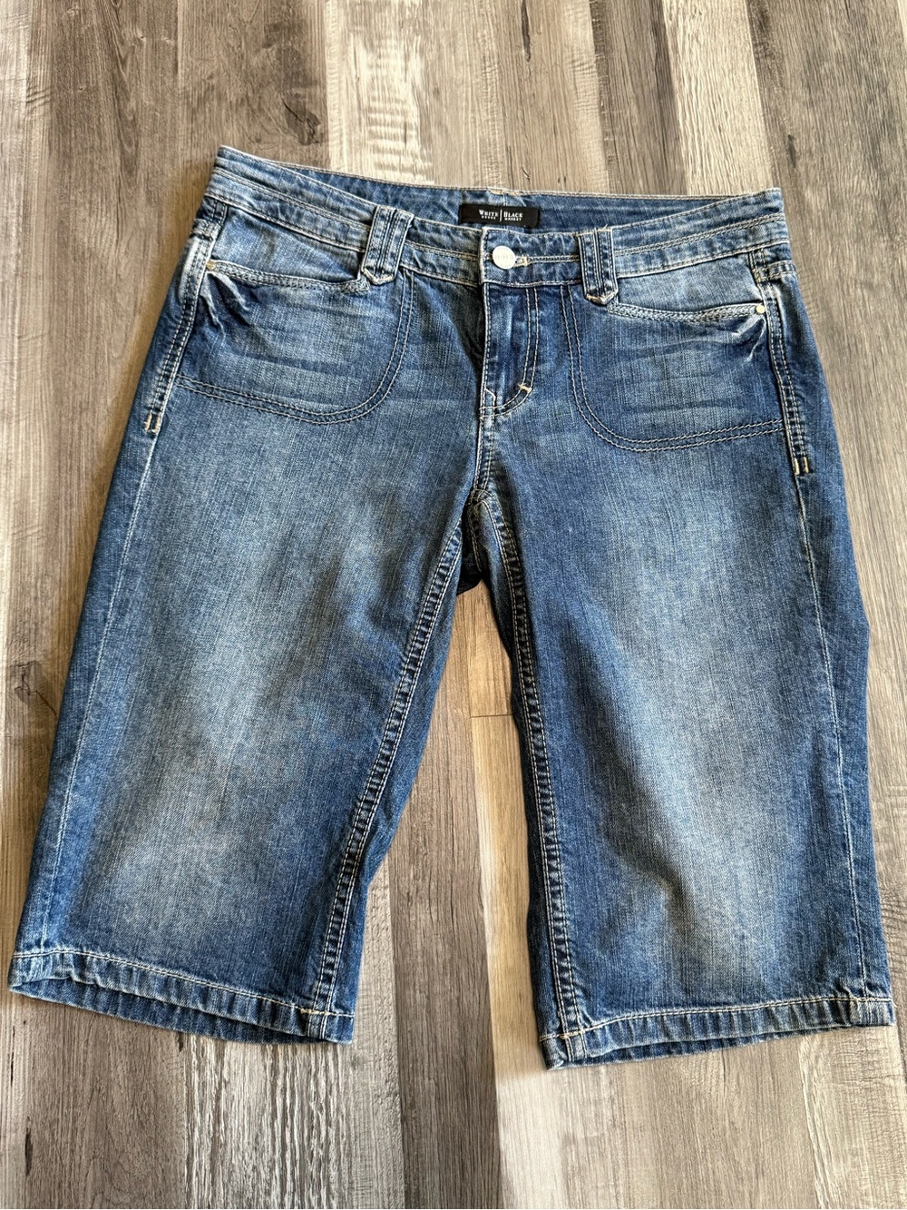 White House Black Market Washed Blue Denim Bermuda Shorts Size 4